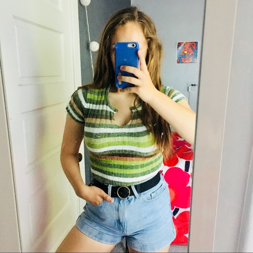 🍀 Vintage 90’s Striped Green Crop Top 🍀